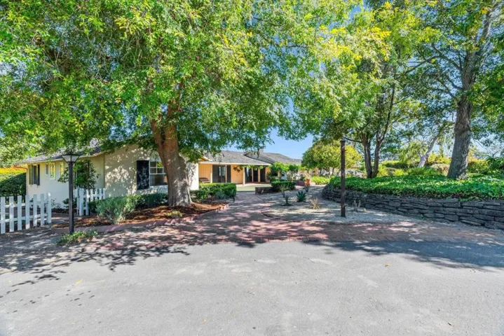 31 S Circle Dr, Santa Cruz, California 95060