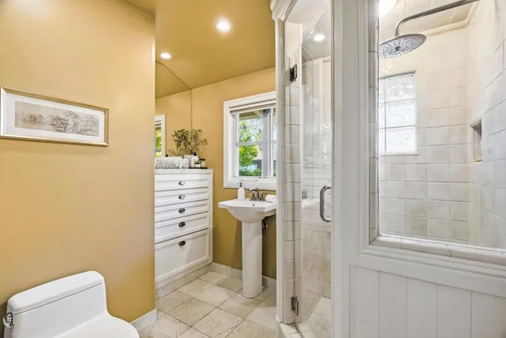 31 S Circle Dr, Santa Cruz, California 95060