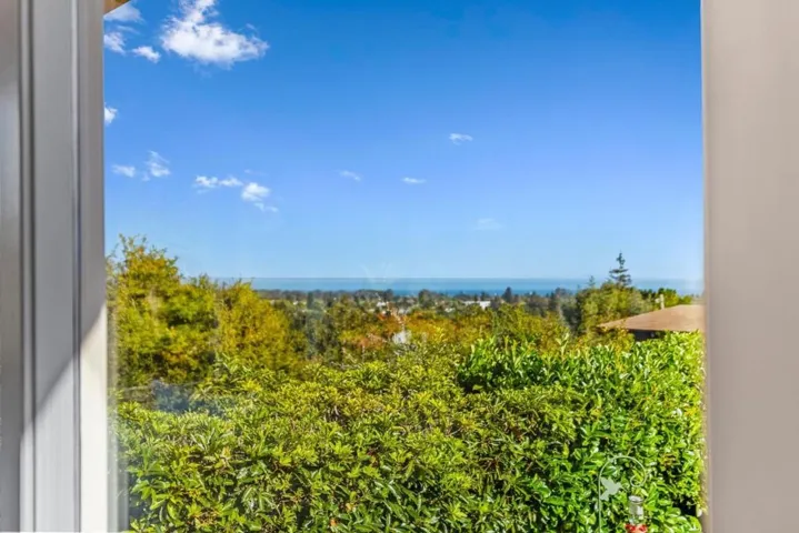 31 S Circle Dr, Santa Cruz, California 95060
