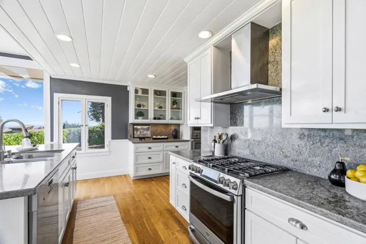 31 S Circle Dr, Santa Cruz, California 95060