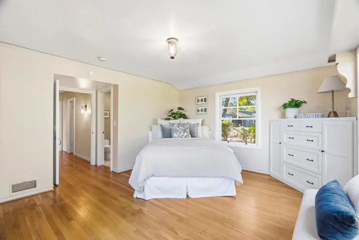 31 S Circle Dr, Santa Cruz, California 95060