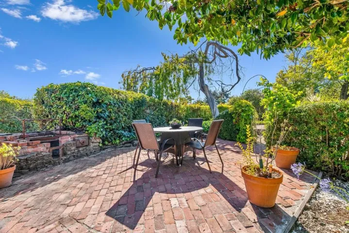 31 S Circle Dr, Santa Cruz, California 95060