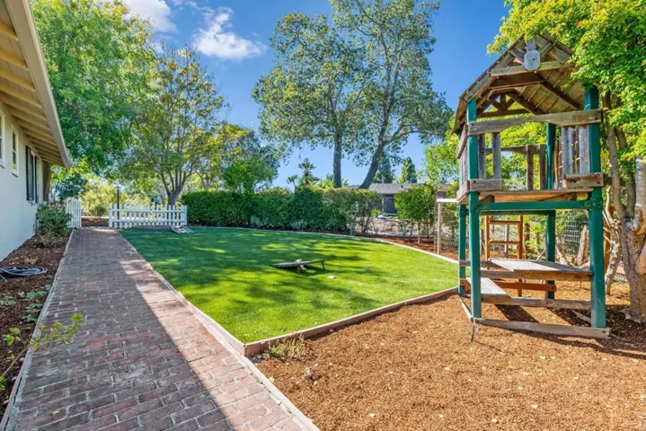 31 S Circle Dr, Santa Cruz, California 95060