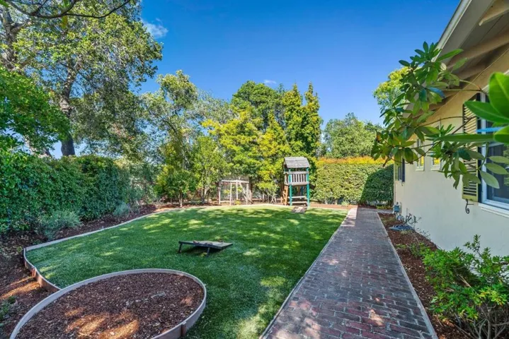 31 S Circle Dr, Santa Cruz, California 95060