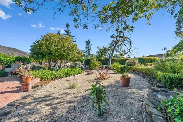31 S Circle Dr, Santa Cruz, California 95060