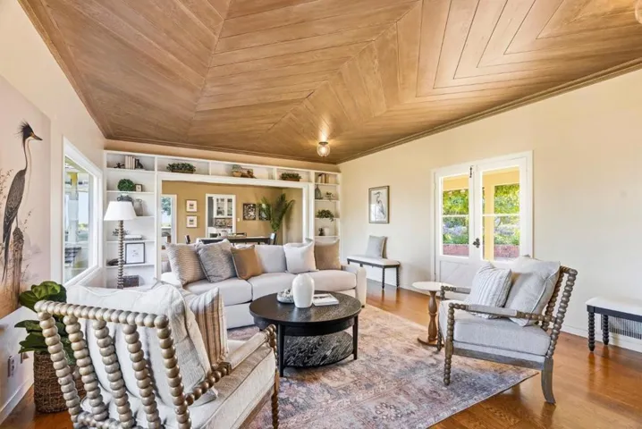 31 S Circle Dr, Santa Cruz, California 95060