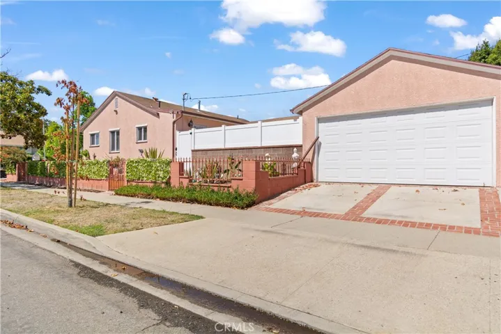 4503 Darien, Torrance, California 90503