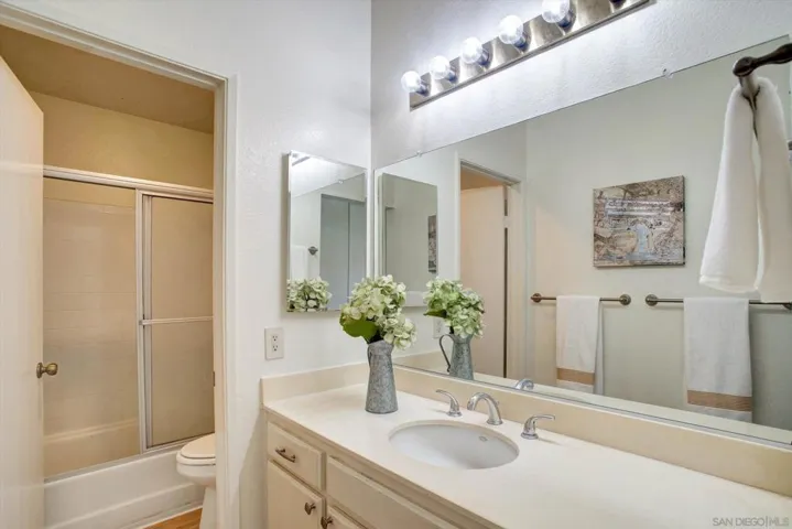 4230 Porte De Palmas 43, San Diego, California 92122