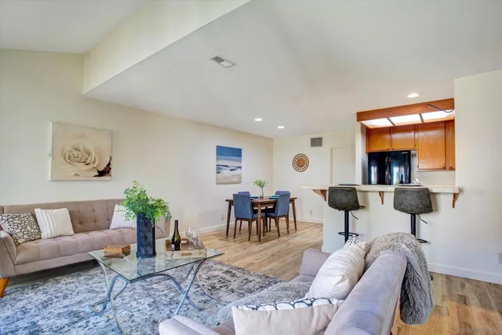 4230 Porte De Palmas 43, San Diego, California 92122