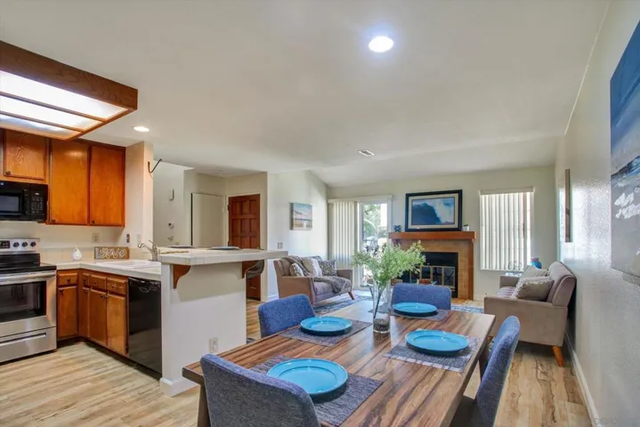 4230 Porte De Palmas 43, San Diego, California 92122