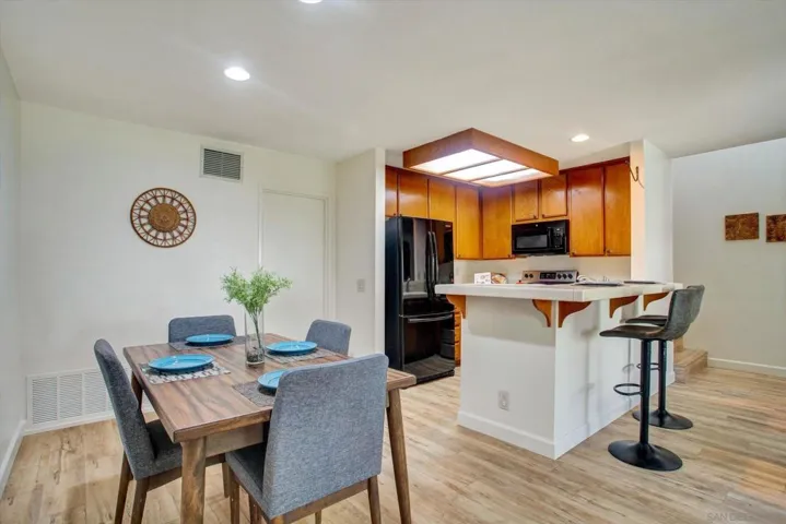 4230 Porte De Palmas 43, San Diego, California 92122