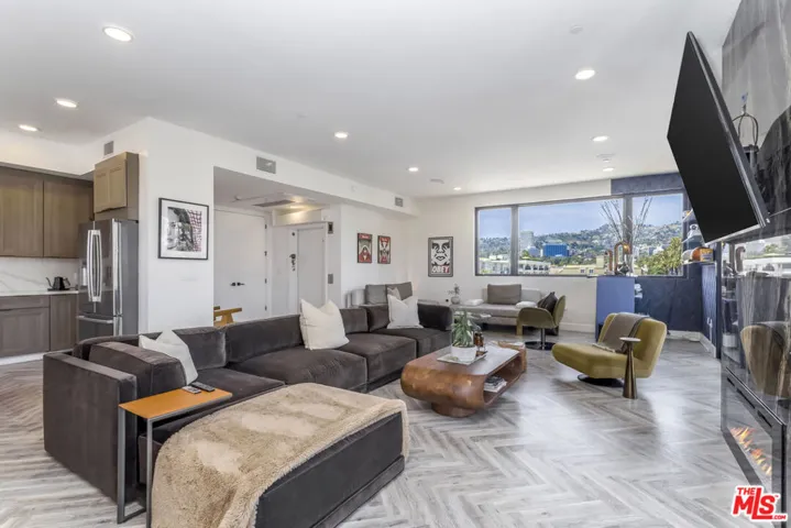 137 N Doheny Drive 2, Los Angeles, California 90048
