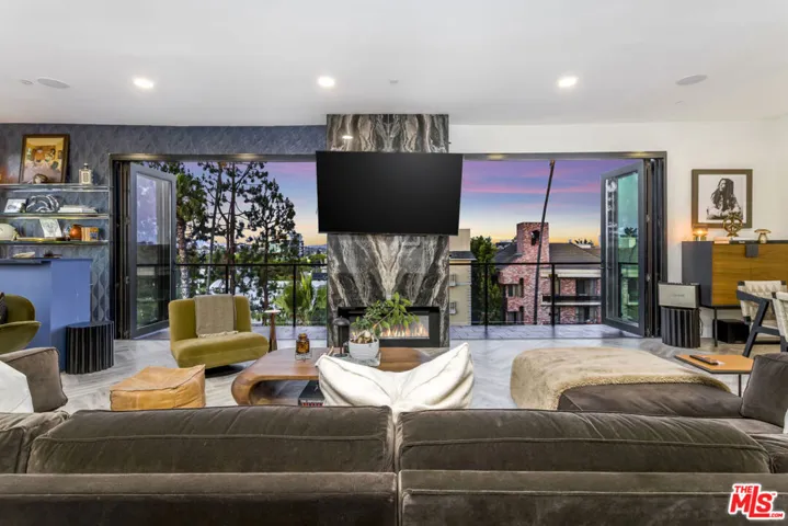 137 N Doheny Drive 2, Los Angeles, California 90048