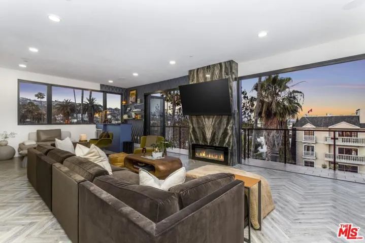 137 N Doheny Drive 2, Los Angeles, California 90048