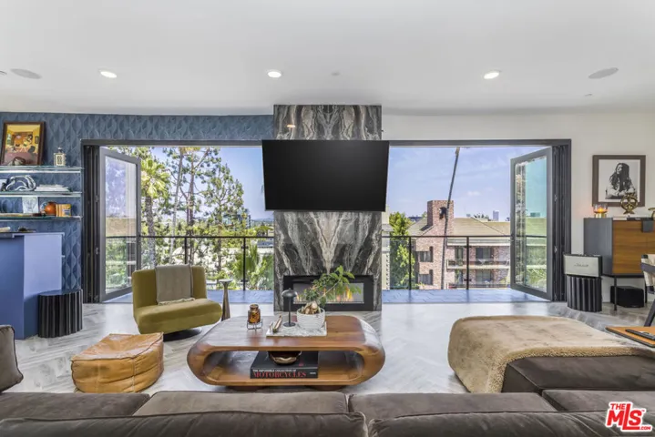 137 N Doheny Drive 2, Los Angeles, California 90048