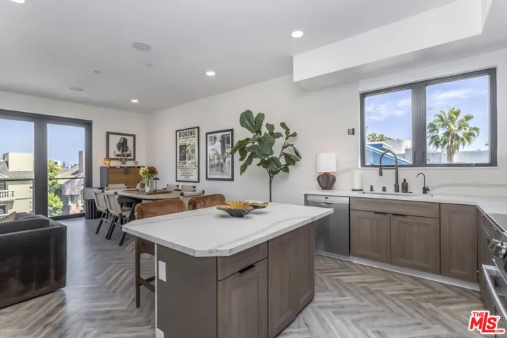 137 N Doheny Drive 2, Los Angeles, California 90048