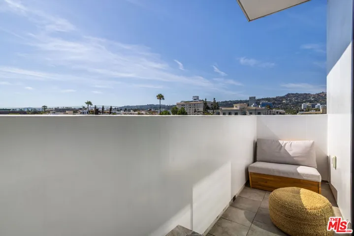 137 N Doheny Drive 2, Los Angeles, California 90048