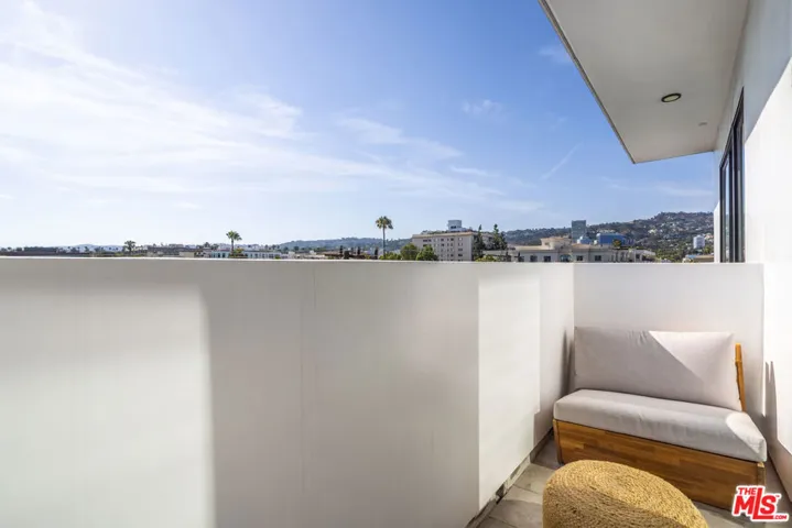 137 N Doheny Drive 2, Los Angeles, California 90048