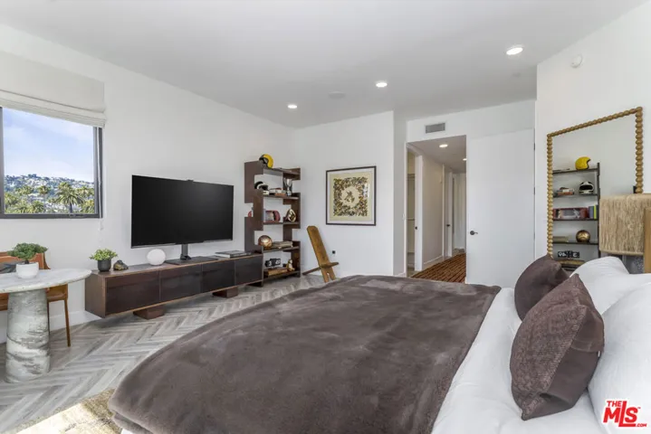 137 N Doheny Drive 2, Los Angeles, California 90048