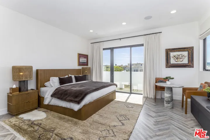 137 N Doheny Drive 2, Los Angeles, California 90048