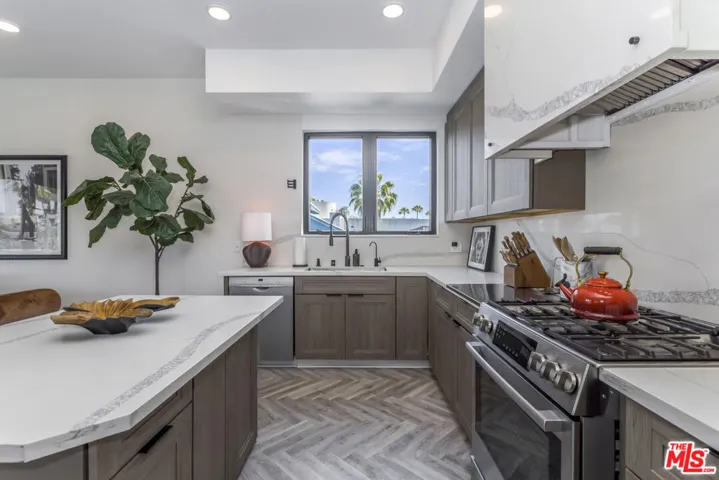 137 N Doheny Drive 2, Los Angeles, California 90048