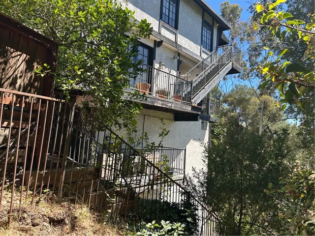 2451 Nalin Dr, Los Angeles, California 90077