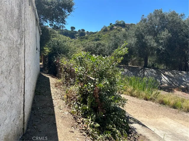 2451 Nalin Dr, Los Angeles, California 90077