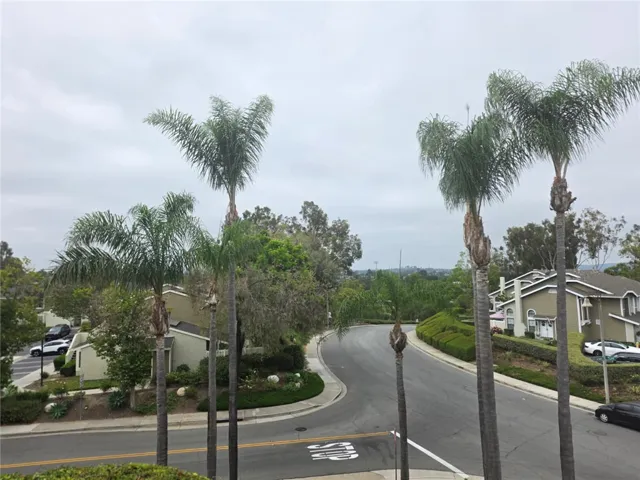 23395 La Crescenta A, Mission Viejo, California 92691