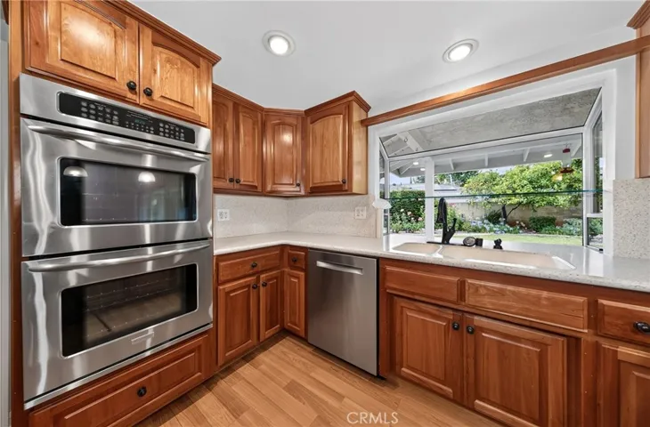 Double ovens.