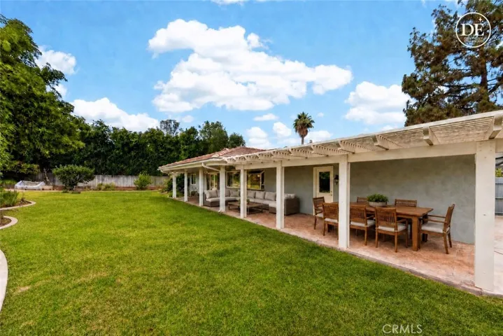 Plenty of room for parties, dining and lounging! Virtually staged.