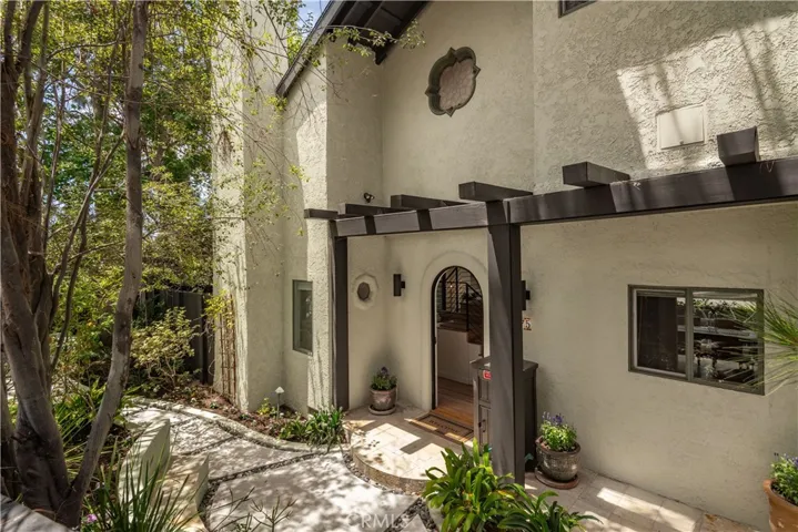 575 24th Street, Hermosa Beach, California 90254