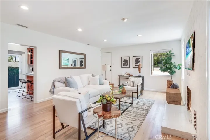 575 24th Street, Hermosa Beach, California 90254