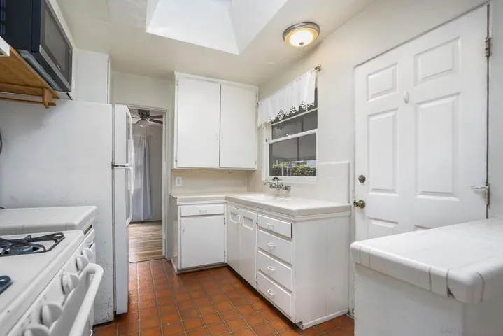 1537 Sunset Cliffs, San Diego, California 92107