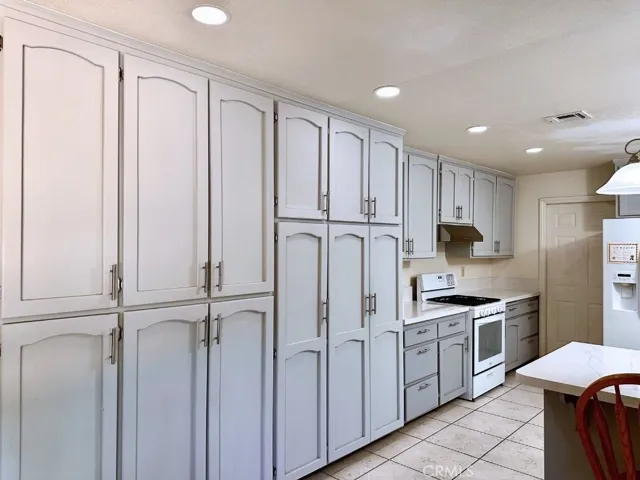 6963 Lennox, Yucca Valley, California 92284