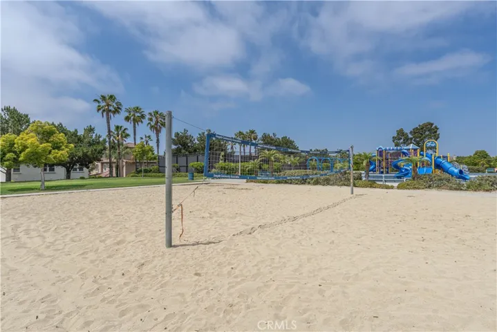 18571 Amalia Lane, Huntington Beach, California 92648