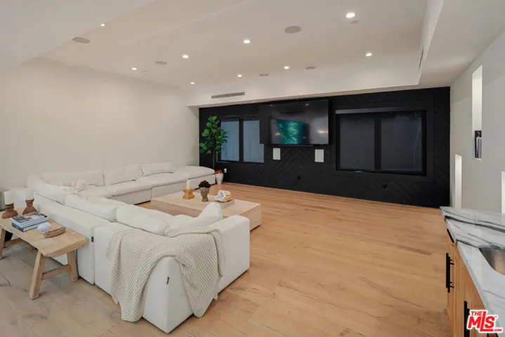 16740 Otsego Street, Los Angeles, California 91436