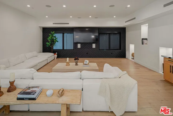 16740 Otsego Street, Los Angeles, California 91436