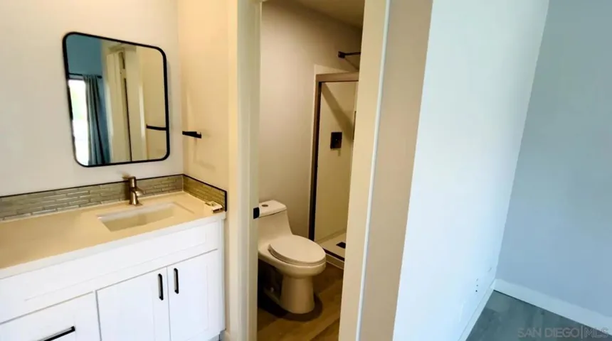 4022 Mahaila C, San Diego, California 92122