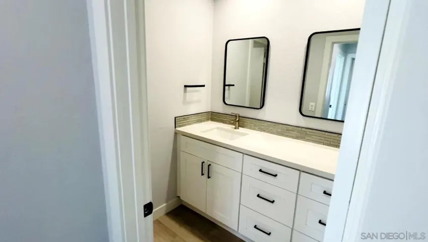 4022 Mahaila C, San Diego, California 92122