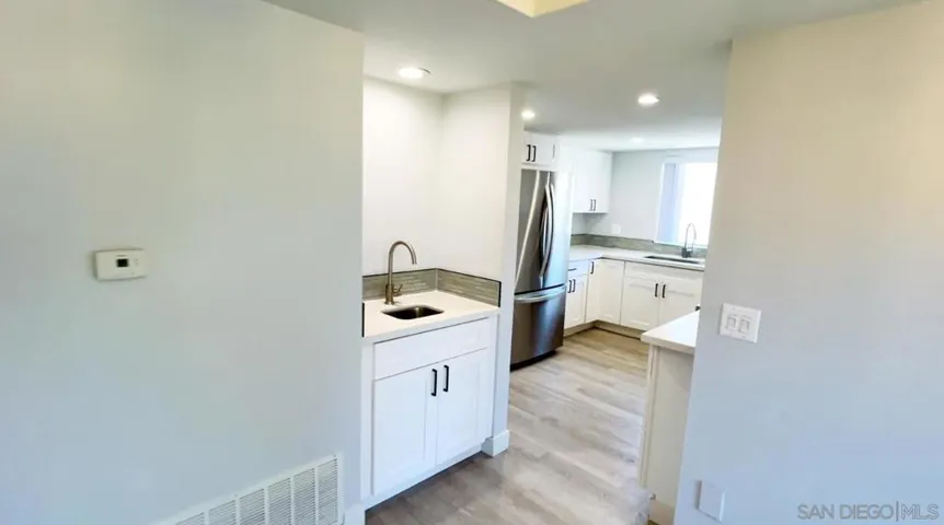 4022 Mahaila C, San Diego, California 92122