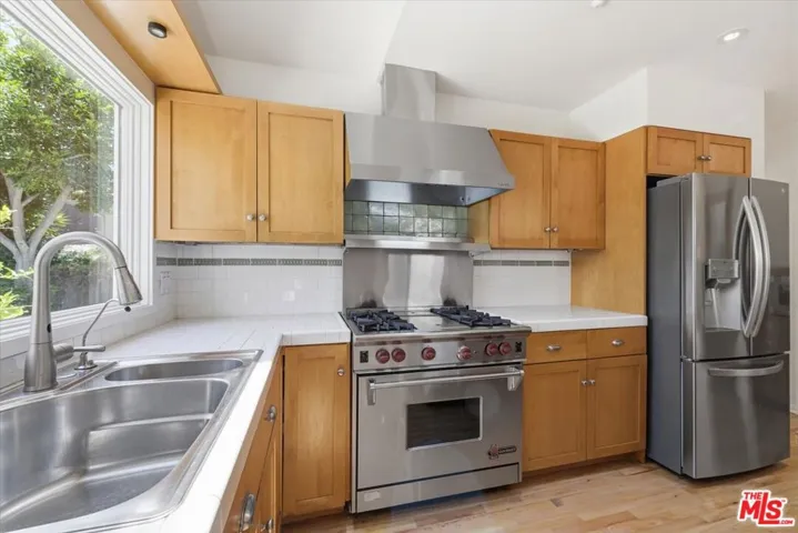 4164 Le Bourget Avenue, Culver City, California 90232