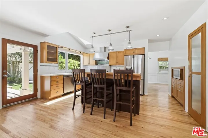 4164 Le Bourget Avenue, Culver City, California 90232