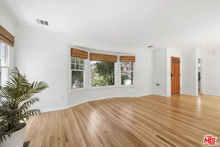 4164 Le Bourget Avenue, Culver City, California 90232