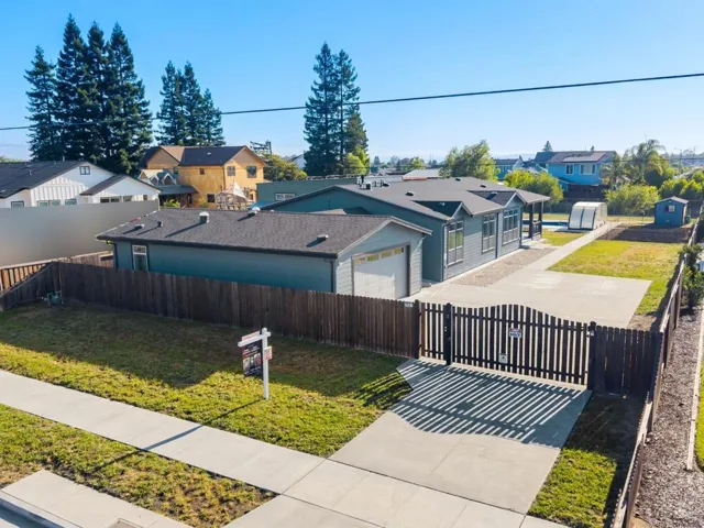 3521 Coffey Lane, Santa Rosa, California 95403