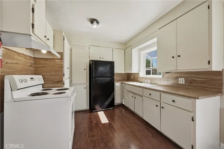 295 Clearlake Avenue, Lakeport, California 95453