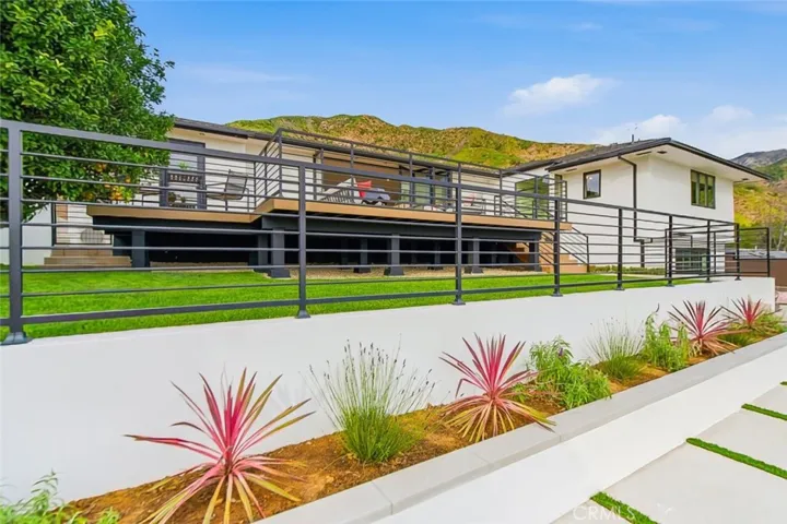 1764 E Loma Alta, Altadena, California 91001