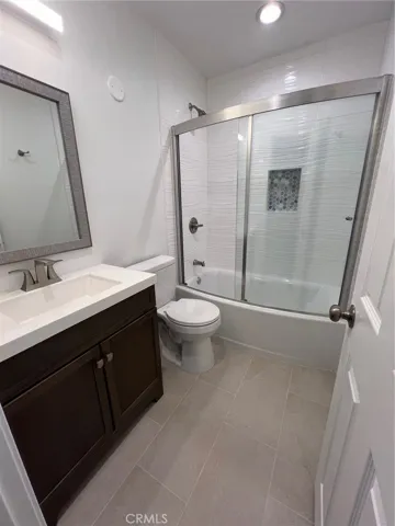 6653 Quakertown, Winnetka, California 91306