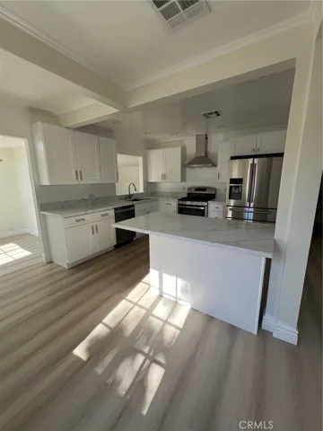 6653 Quakertown, Winnetka, California 91306