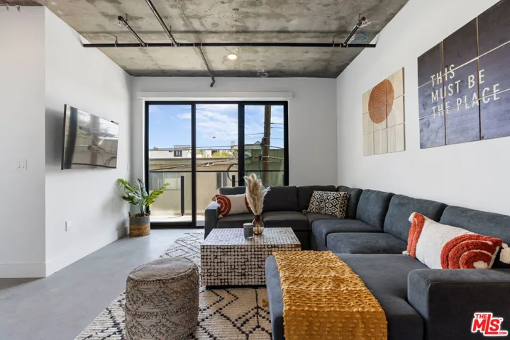 3800 Mentone Avenue 407, Culver City, California 90232
