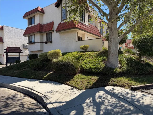 27610 Nugget Drive 1, Canyon Country, California 91387